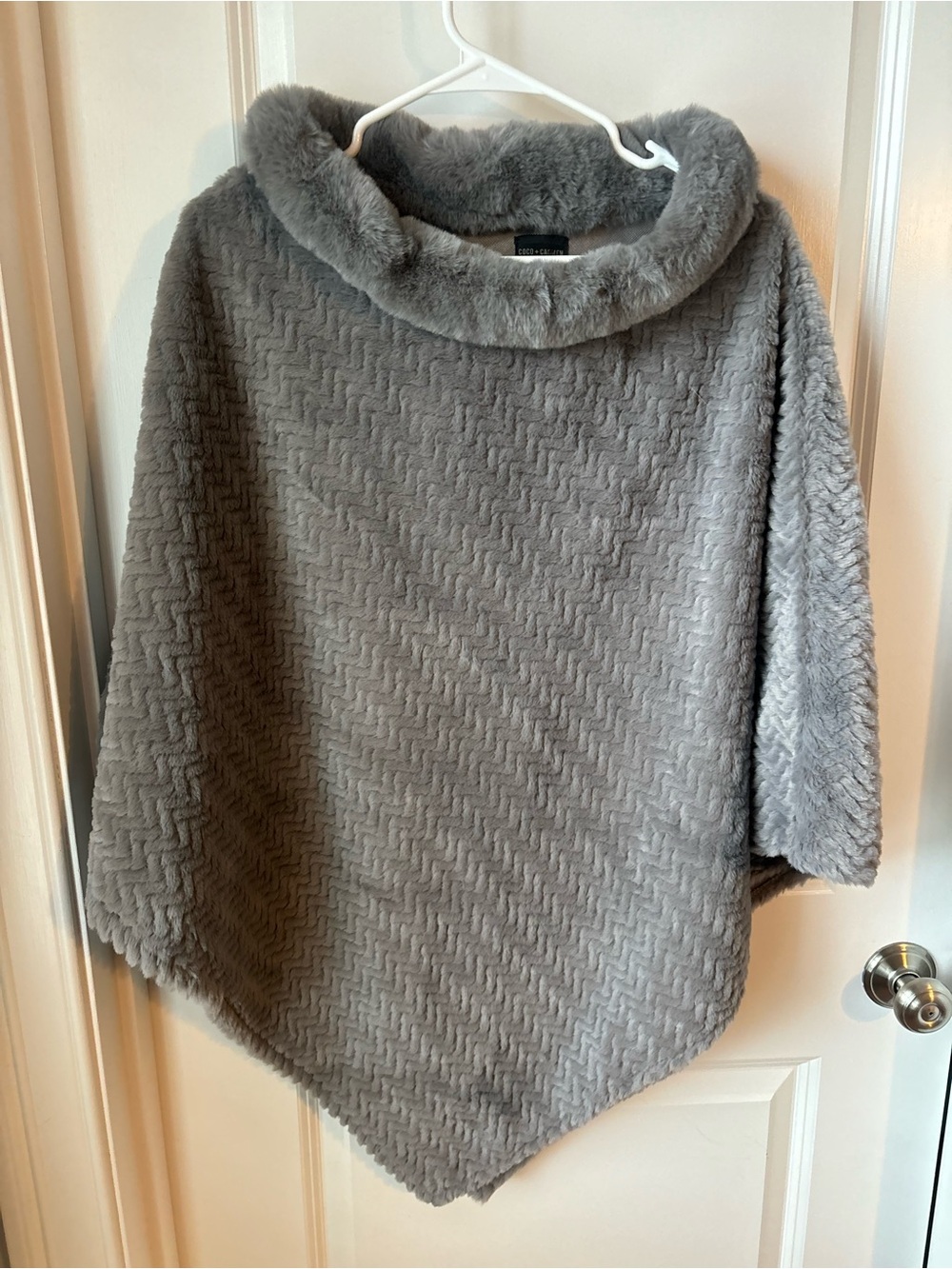 Cozy Gray Faux-Fur Poncho Sweater - Relaxed Women's Pullover NWT